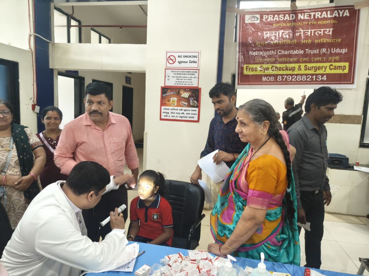 Gujarat Vadnagar Eye Camp